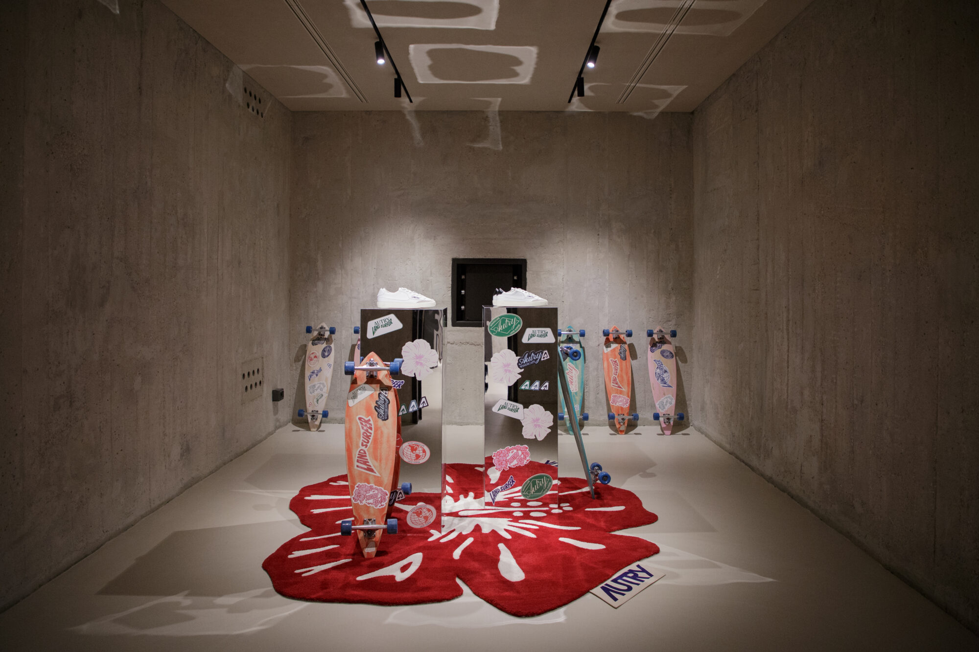 Windscape: Il Sogno Californiano di Autry Rivive nel Caveau di Anteprima Matera