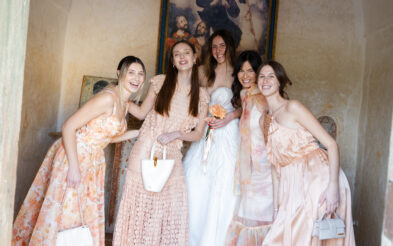 L’Arte del Dress Code: Quando la Sposa Sceglie la Palette delle Damigelle