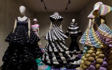 RAXXY: Quando la Moda Incontra la Matematica. L’Arte del Piumino 3D Esclusivamente nel Caveau di Anteprima Matera.