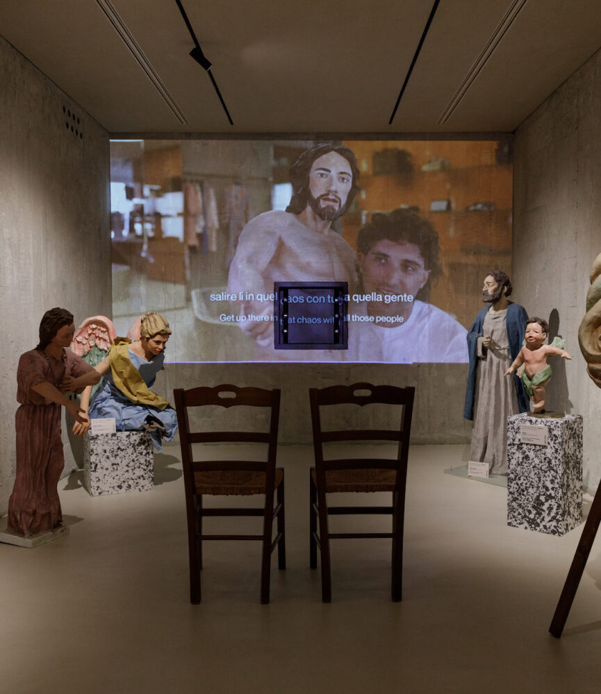 Il Caveau di Anteprima Matera con la mostra Finding Bruna. Again – Racconti di Strazzo, le opere del Carro Trionfale e la proiezione del documentario.